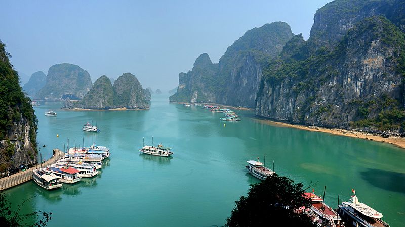 Ha_Long_Bay.jpg