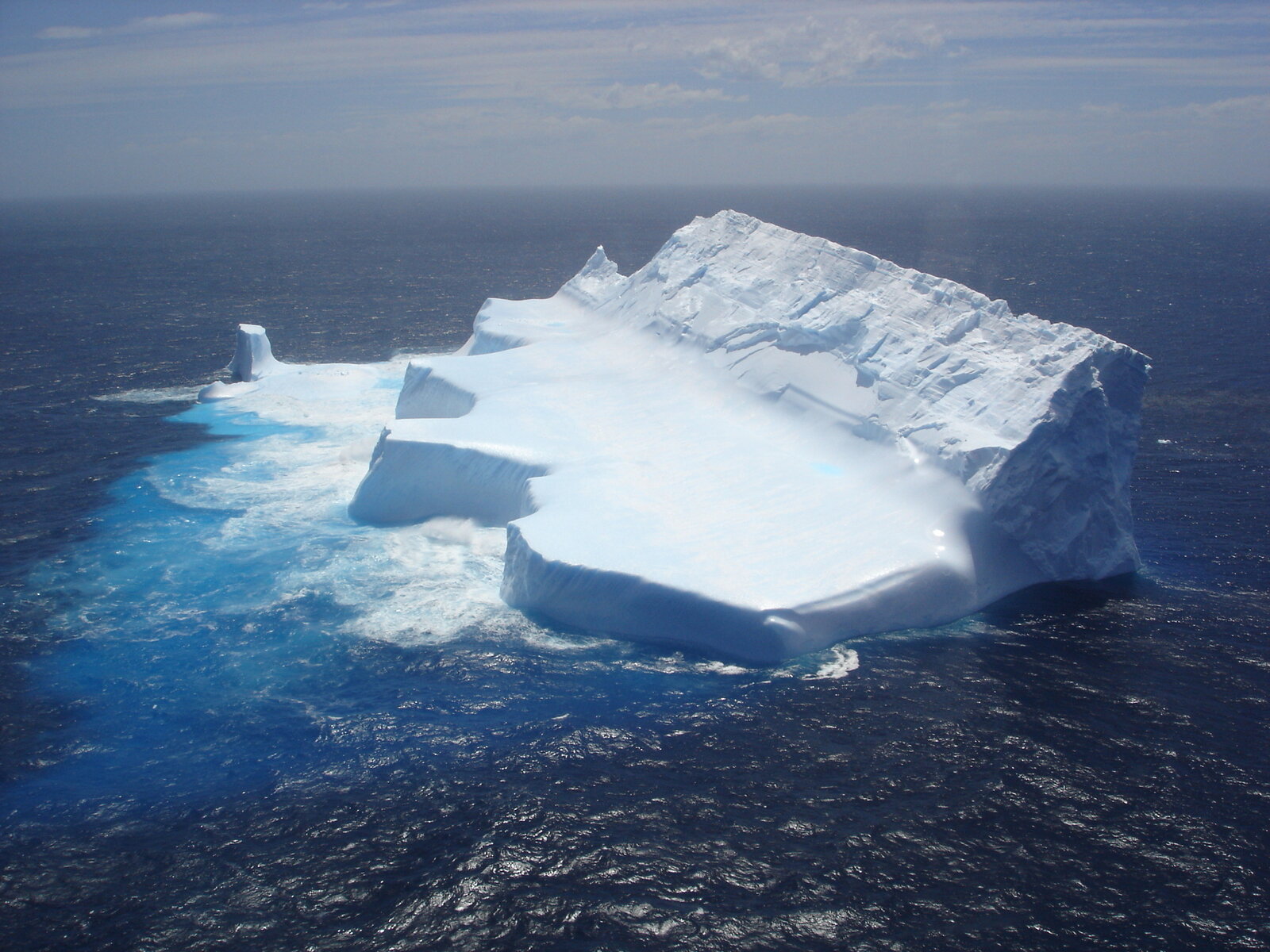 iceberg-1381594-1600x1200.jpg