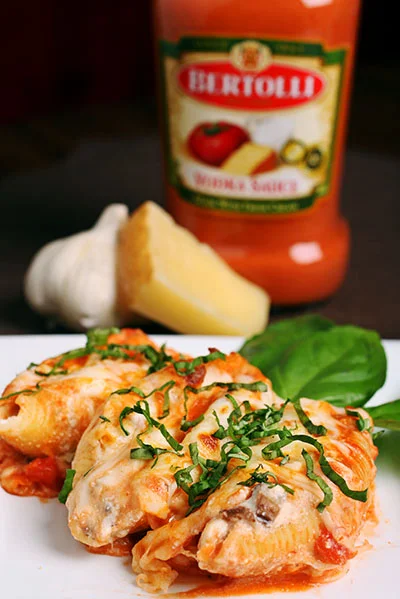Asiago Roasted Garlic and Mushroom Stuffed Shells with Bertolli Vodka Sauce