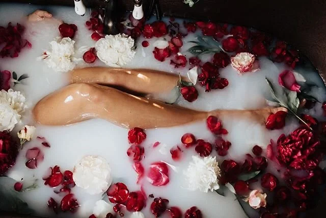 livinggggg for this bath 🥀