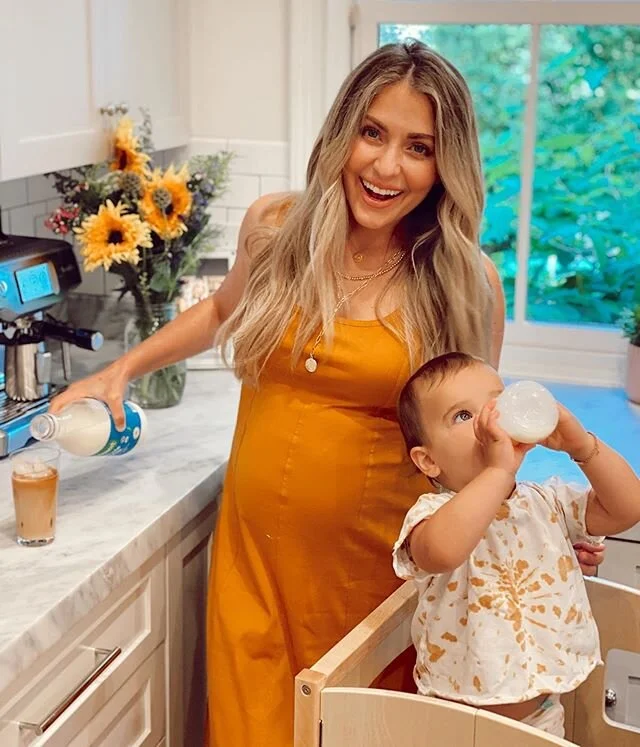 Just two girls getting their morning fix 🥛☕️ #MorningsMeanMore with @realcalifmilk because I know I&rsquo;m supporting local CA dairy families! I start every morning with a latte (hot or iced) and Senna with her &ldquo;baba&rdquo; of milk. It&rsquo;