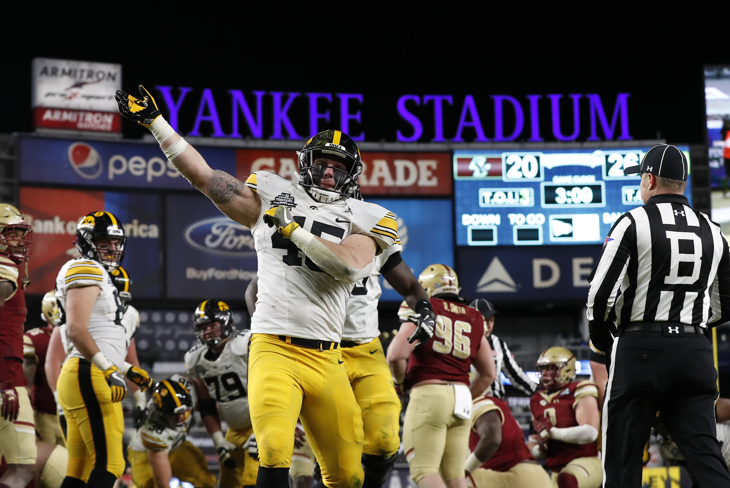 12272017_IAFOOTBALLPINSTRIPEBOWL13.JPG