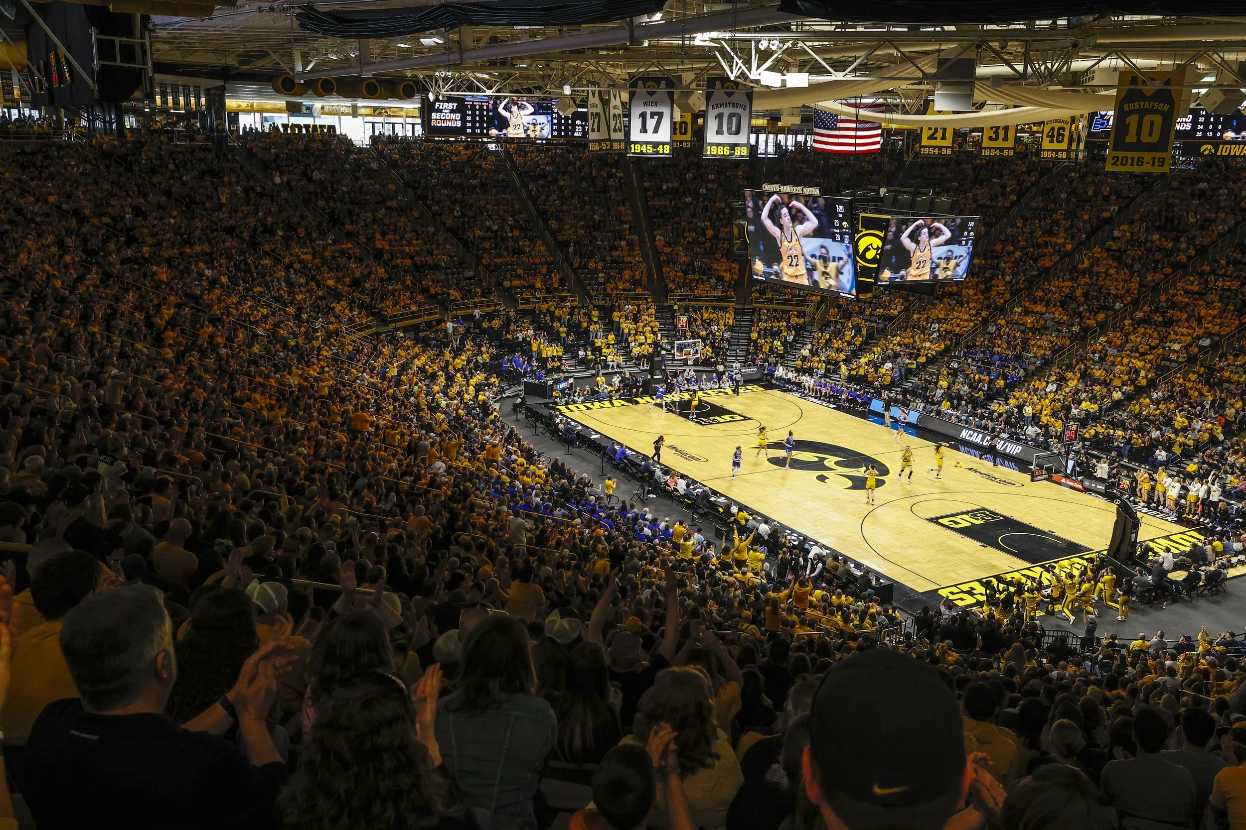 20220320_IOWAWBBSECONDRNDVSCREIGHTON0037.jpg