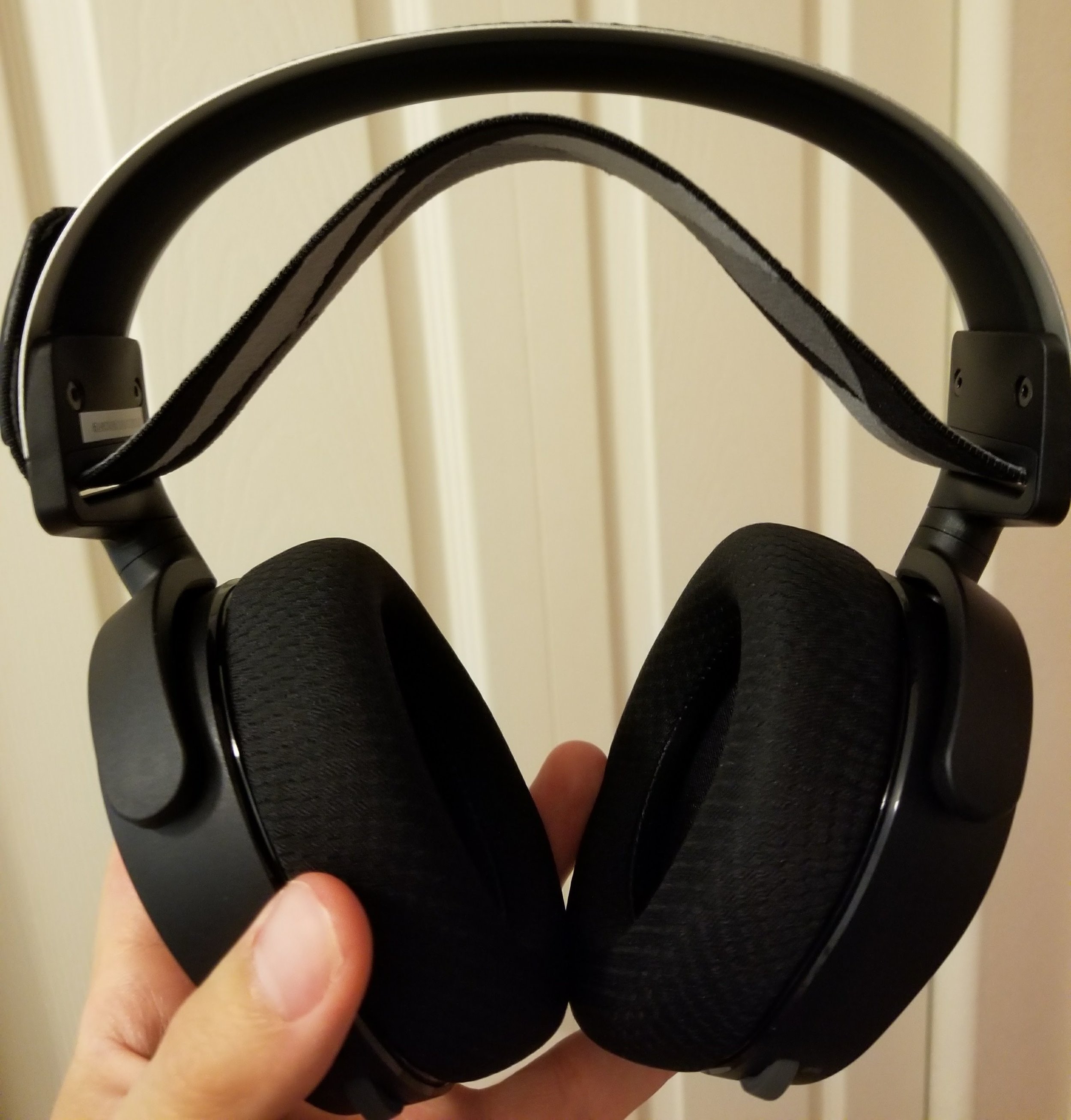 Logitech G535 Wireless Gaming Headset Review, by Alex Rowe