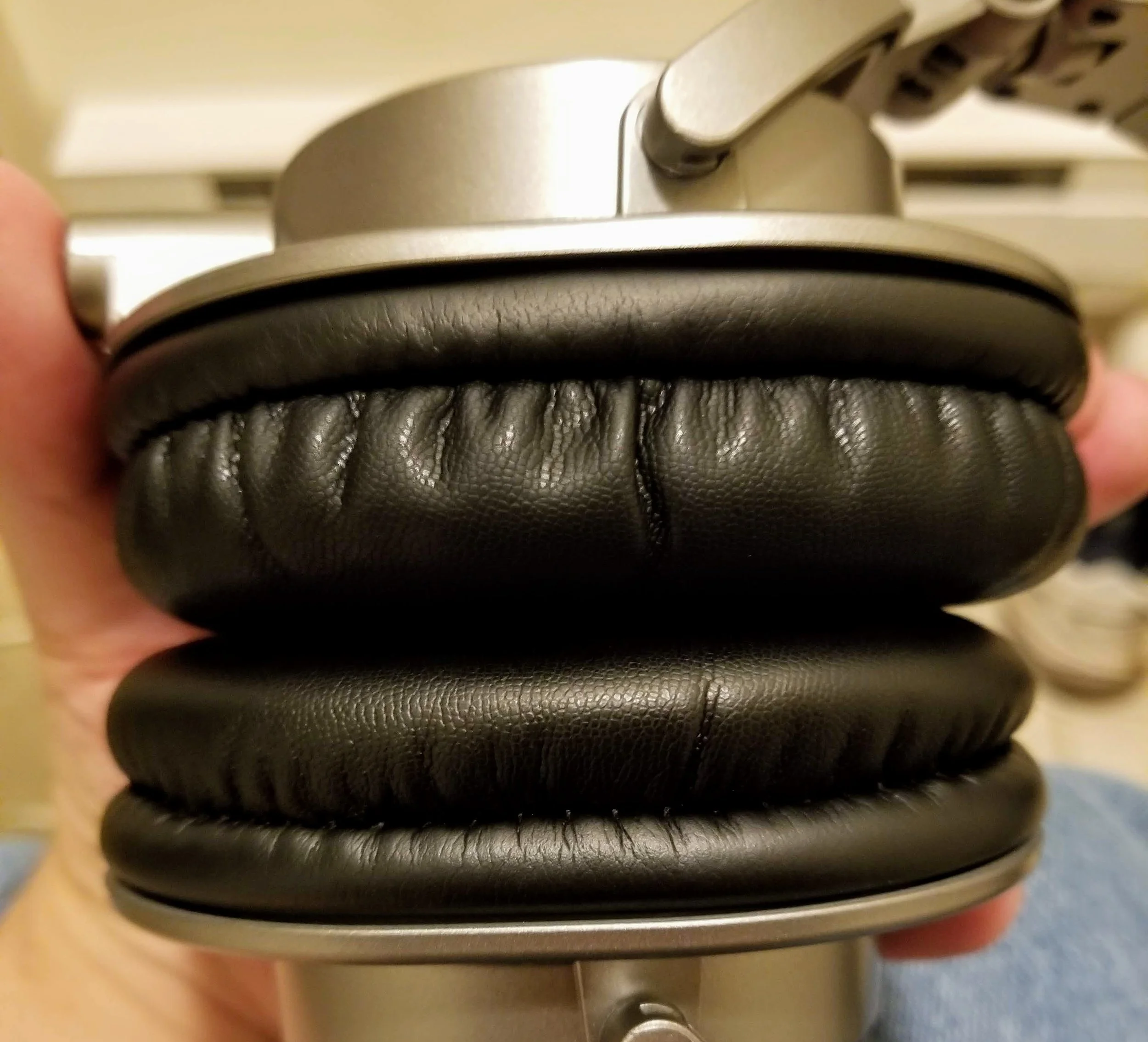 Audio-Technica ATH-M50xGM Professional Wireless Monitor Headphones – Gun Metal Gray