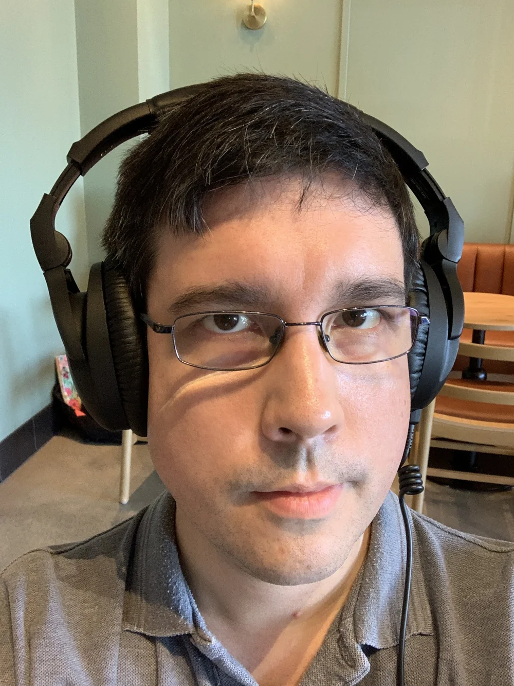 Sennheiser HD 300 PRO オーバーイヤーヘッドフォン Sennheiser HD300 Pro Headphones | FrontEndAudio.com