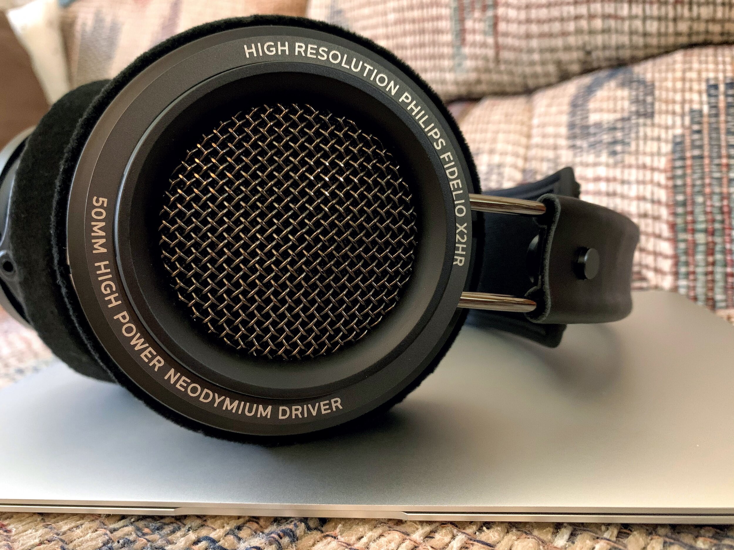 Philips Fidelio X2HR Headphones Review — World Bolding