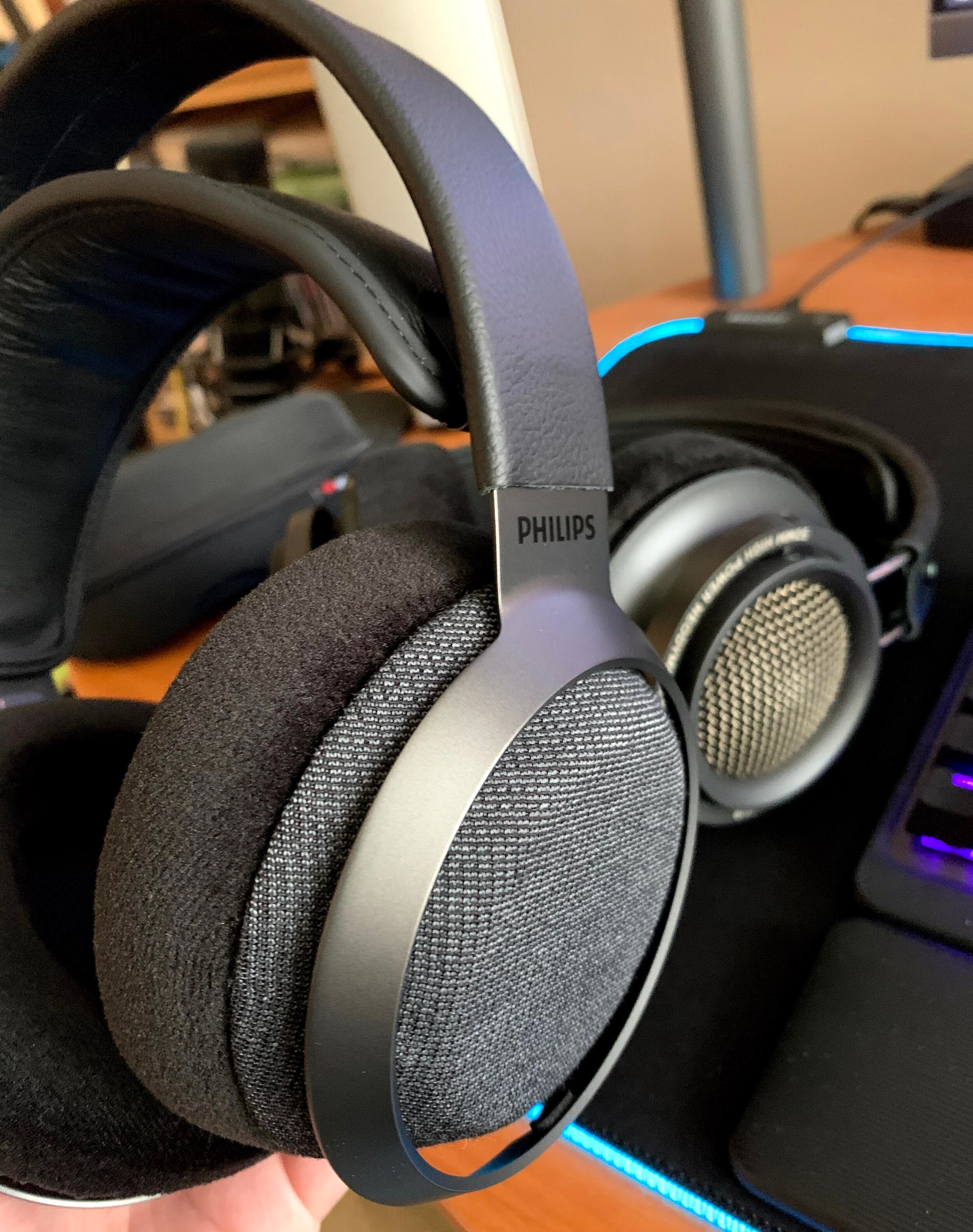 Philips Fidelio X3 Headphones Review — World Bolding