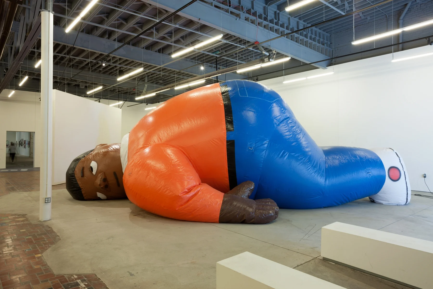 Laocoön, 2016 Vinyl and electric air pump 140 x 348 x 240 inches 355.6 x 883.9 x 609.6 cm Courtesy of the artist and Marianne Boesky Gallery, New York and Aspen. ©Sanford Biggers.