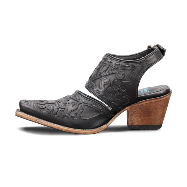 lb0458e_robinmule_pumanegro_ps6_20220111_2.png