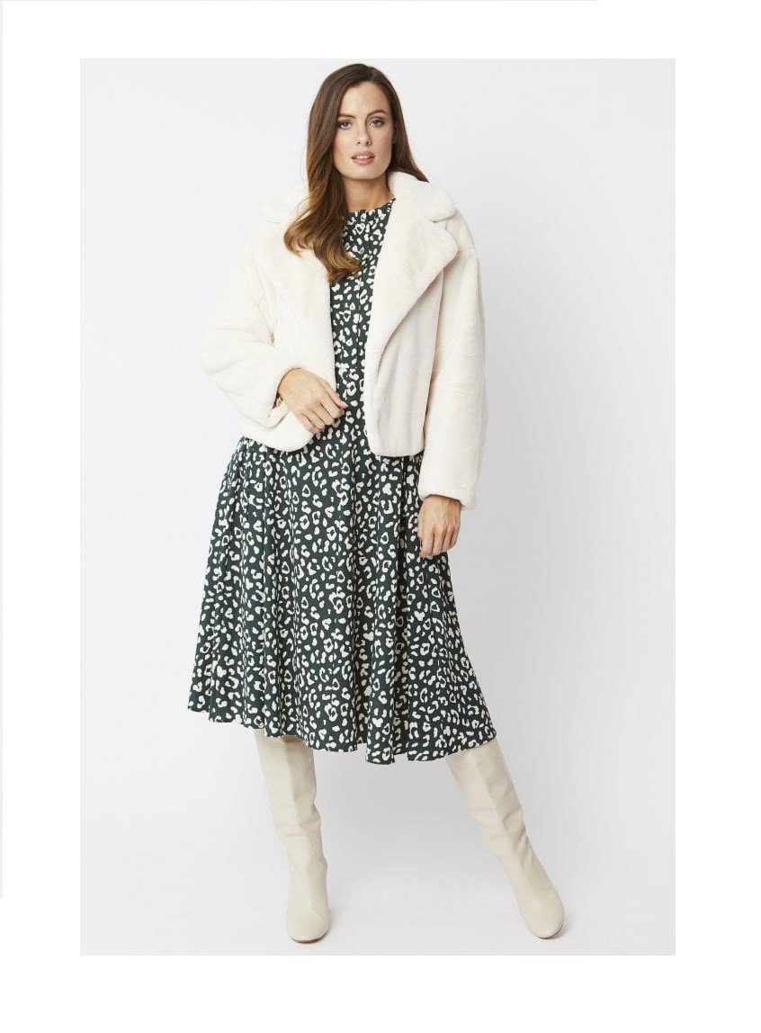 jayley-cream-faux-fur-cropped-coat-p4363-60244_medium.jpg