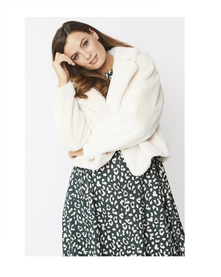 jayley-cream-faux-fur-cropped-coat-p4363-60245_medium.jpg