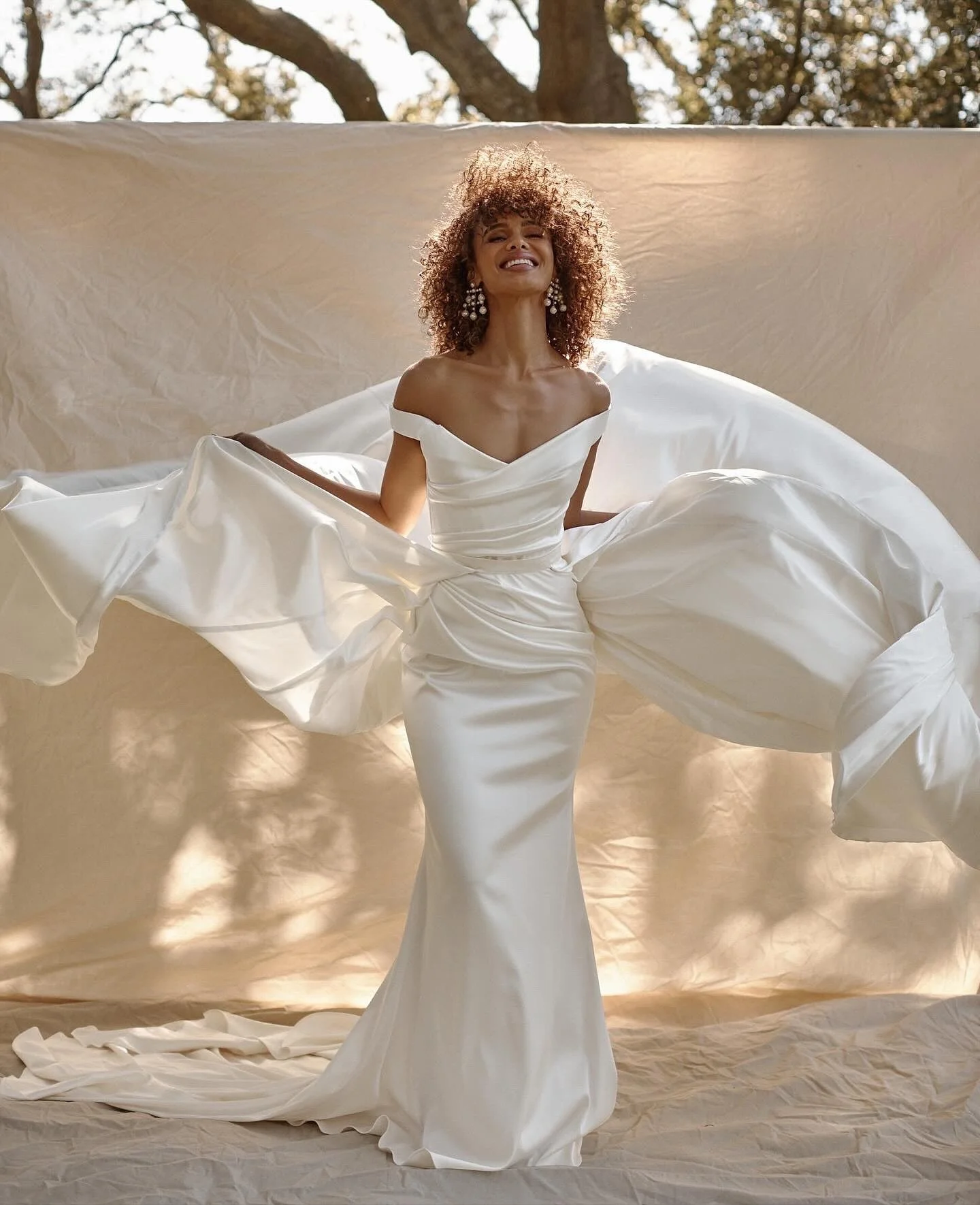 Head over heels for this beautiful wedding dress. Diana dress by @katherinetash is a masterpiece in corsetry. Worn here with the Diana overskirt for some extra drama.

Both the Diana wedding gown and the Diana overskirt are a part of our permanent co