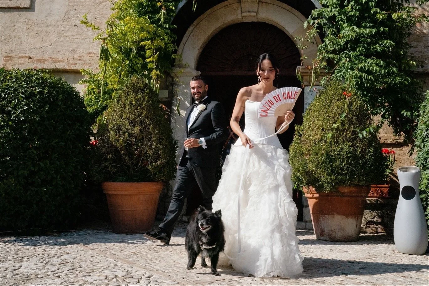 ZO &amp; WILLOW BRIDE | Jenny had a beautiful vision for her bridal look, that we managed to bring to life by combining the Penelope corset by @preajames_bridal and the wonderful Rose Ruffle skirt by @halfpennylondon. 
Chic &amp; whimsical &amp; supe