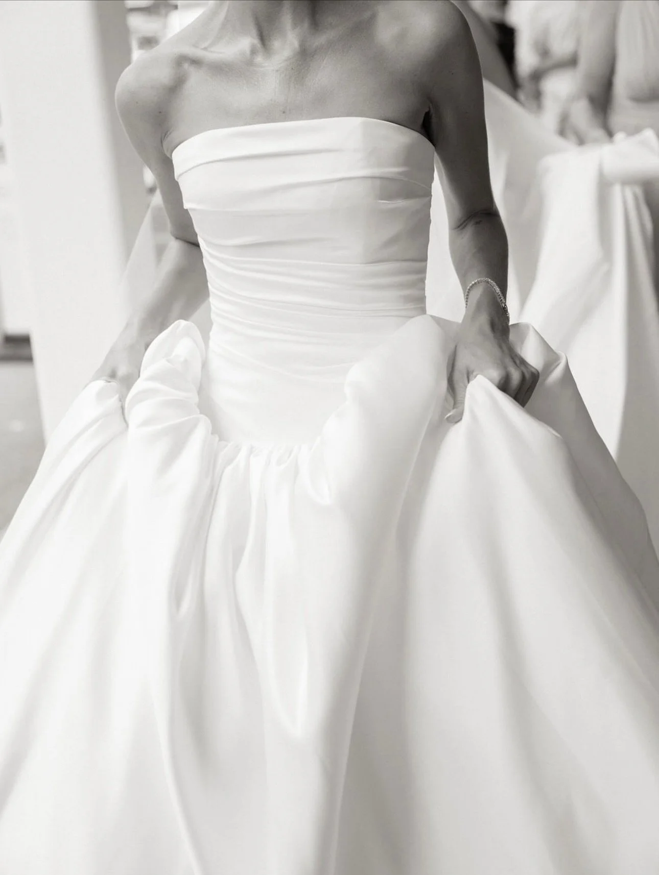 REAL BRIDE | Samantha got married wearing the Lucky gown by @kyhabride. 
Lucky is the perfect modern ballgown: voluminous yet minimalist and chic. Featuring a dropped waist and a full gathered skirt made of luxe duchess, Lucky is the perfect choice f