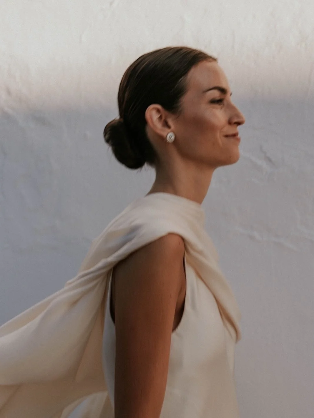 The essence of @cortanabrides
Warmth, elegance and effortlessness.