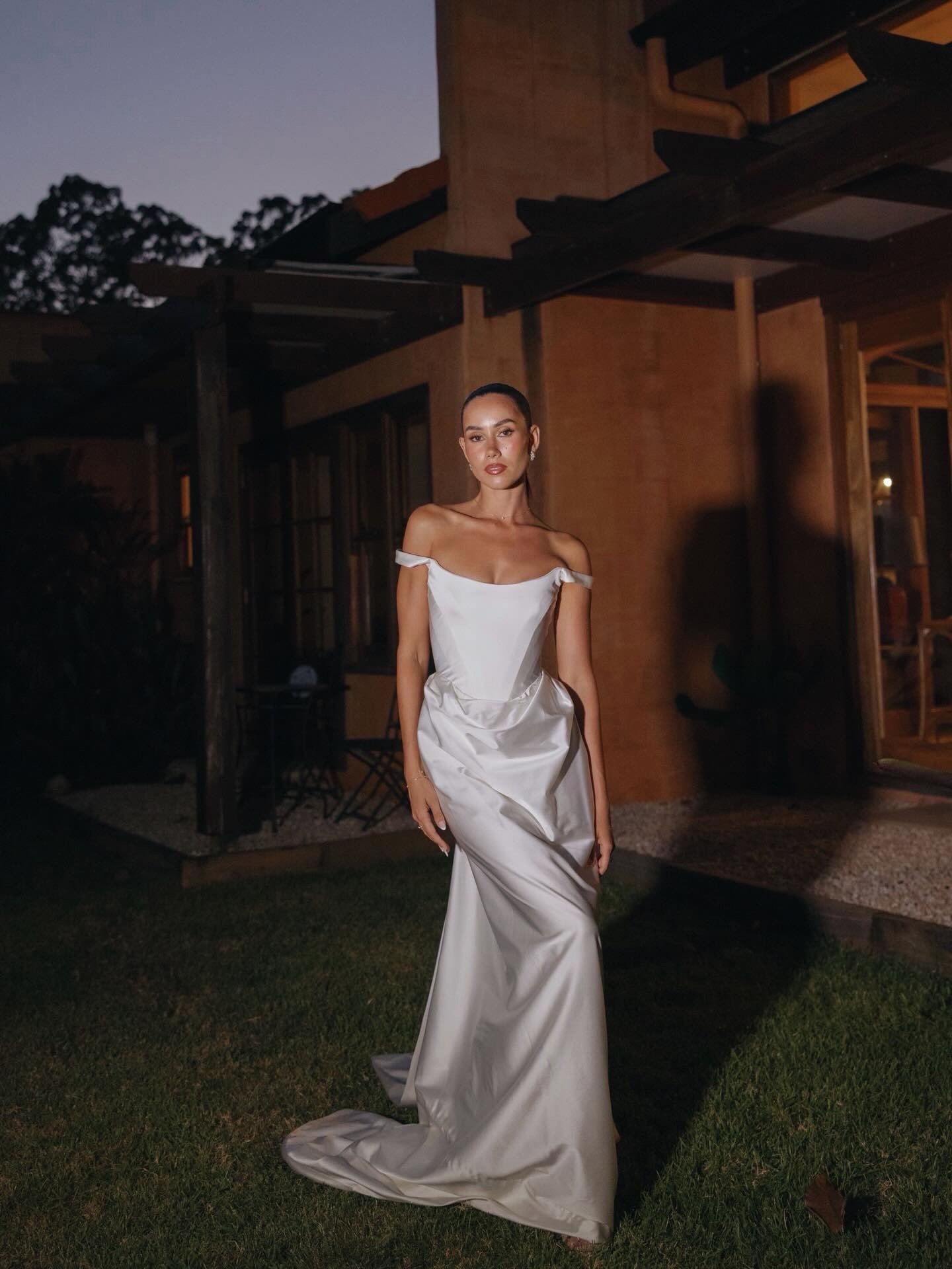 REAL BRIDE | Courtney wore the Nova Camille wedding dress by @viviennewestwood on her big day in Australia. 

Nova Camille is a true staple of Vivienne Westwood Bridal collection. Originating from a corset in Westwood&rsquo;s 87/88 collection, Nova C