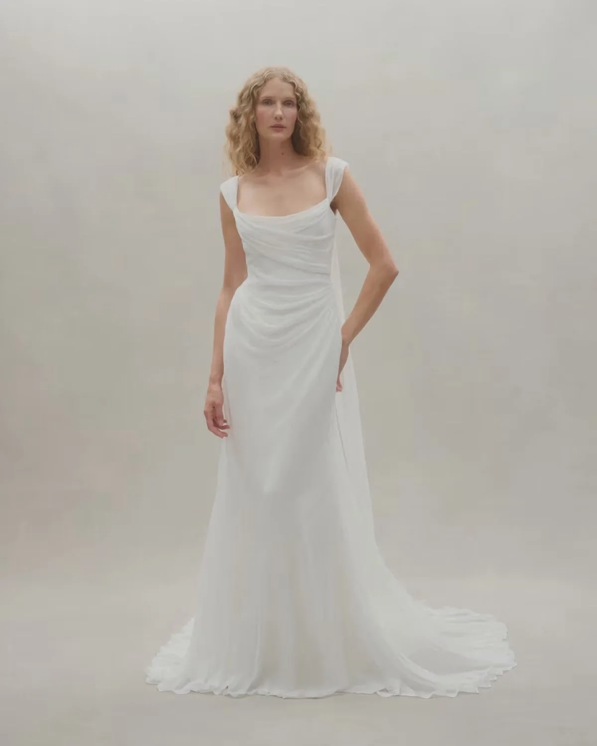 The world of @alexandragrecco.
Designed and crafted in New York, Alexandra Grecco&rsquo;s gowns are crafted from the finest natural silks. Bias-cut, fluid, and effortless. 
Each wedding dress is made to be felt as much as seen.

Discover the collecti