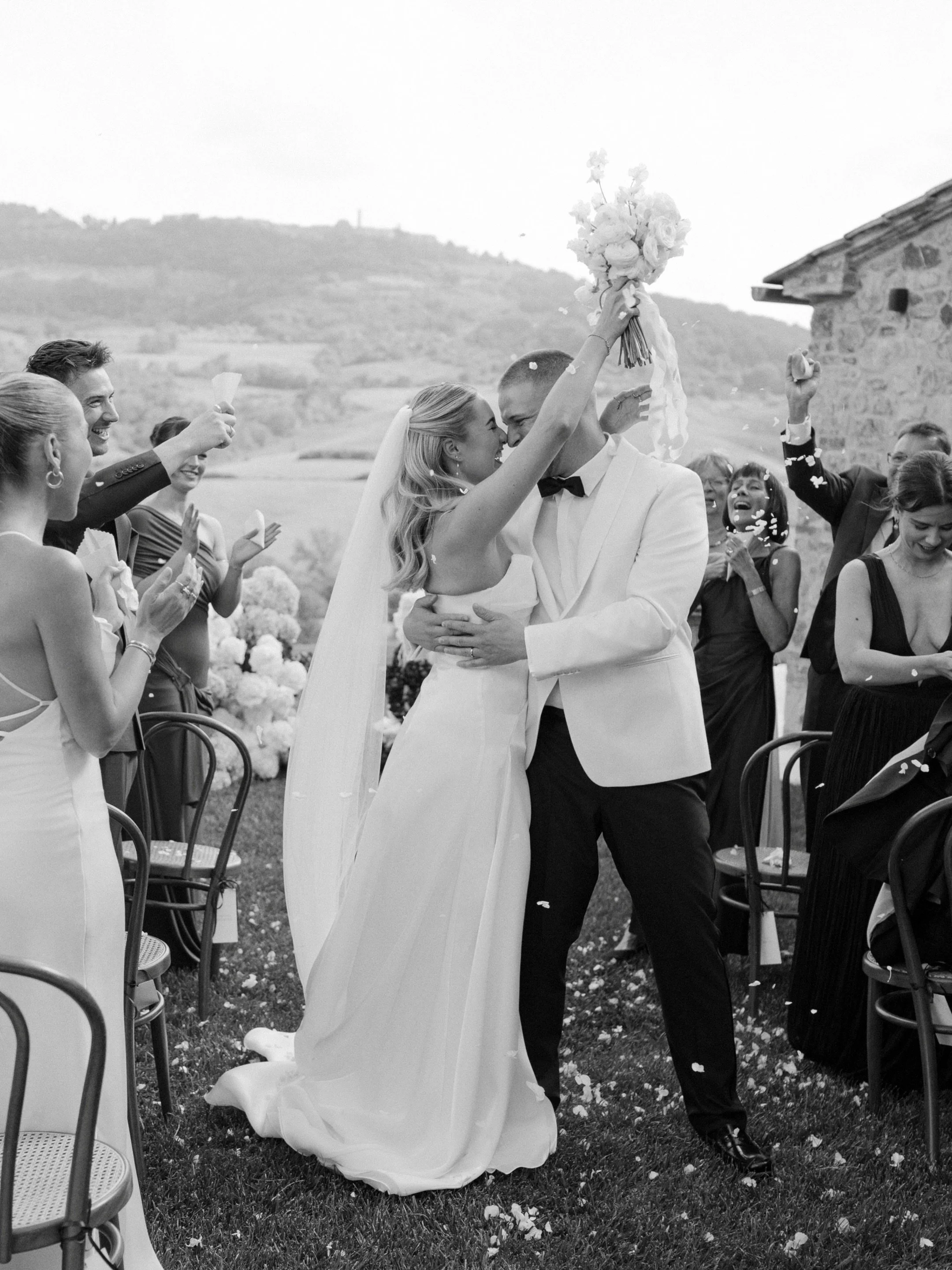 ZO &amp; WILLOW BRIDE | The beautiful Kiki @kikidoyouloveme wore the Luna gown by @katherinetash on her wedding day in Tuscany &amp; oh my this wedding is one for the books!!!

Surrounded by the BEST team of vendors, including the brilliant @katarina