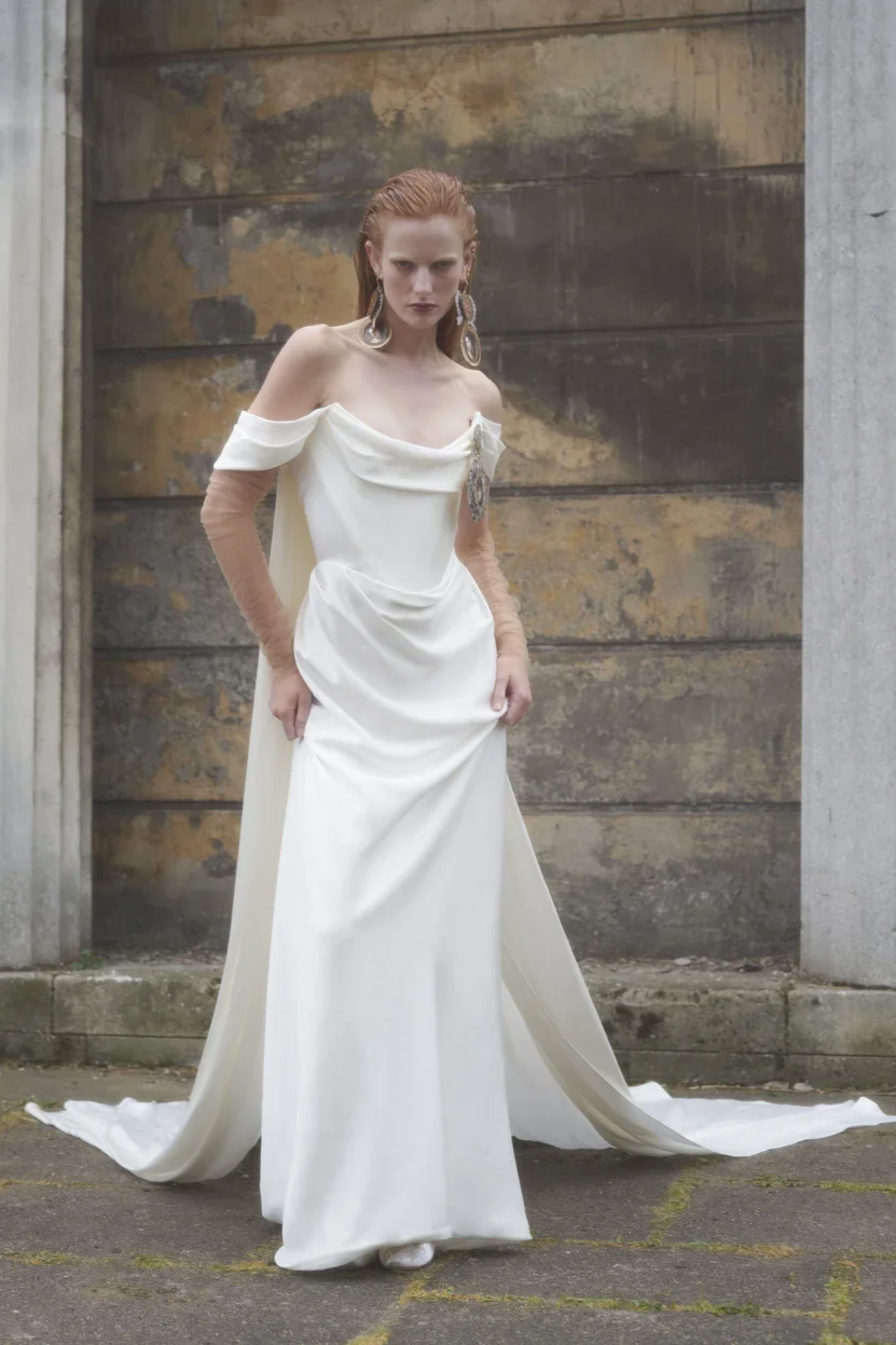 Galaxy Cape Brautkleid von Vivienne Westwood