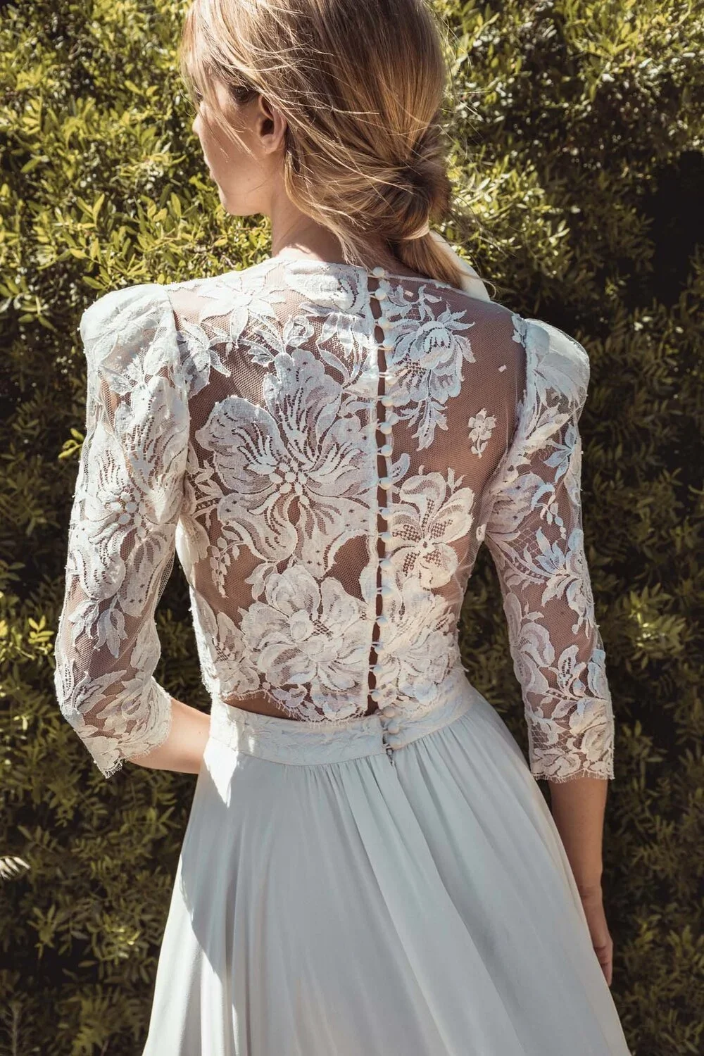 twice-caroline-takvorian-top-mariée-dentelle-ensemble.webp