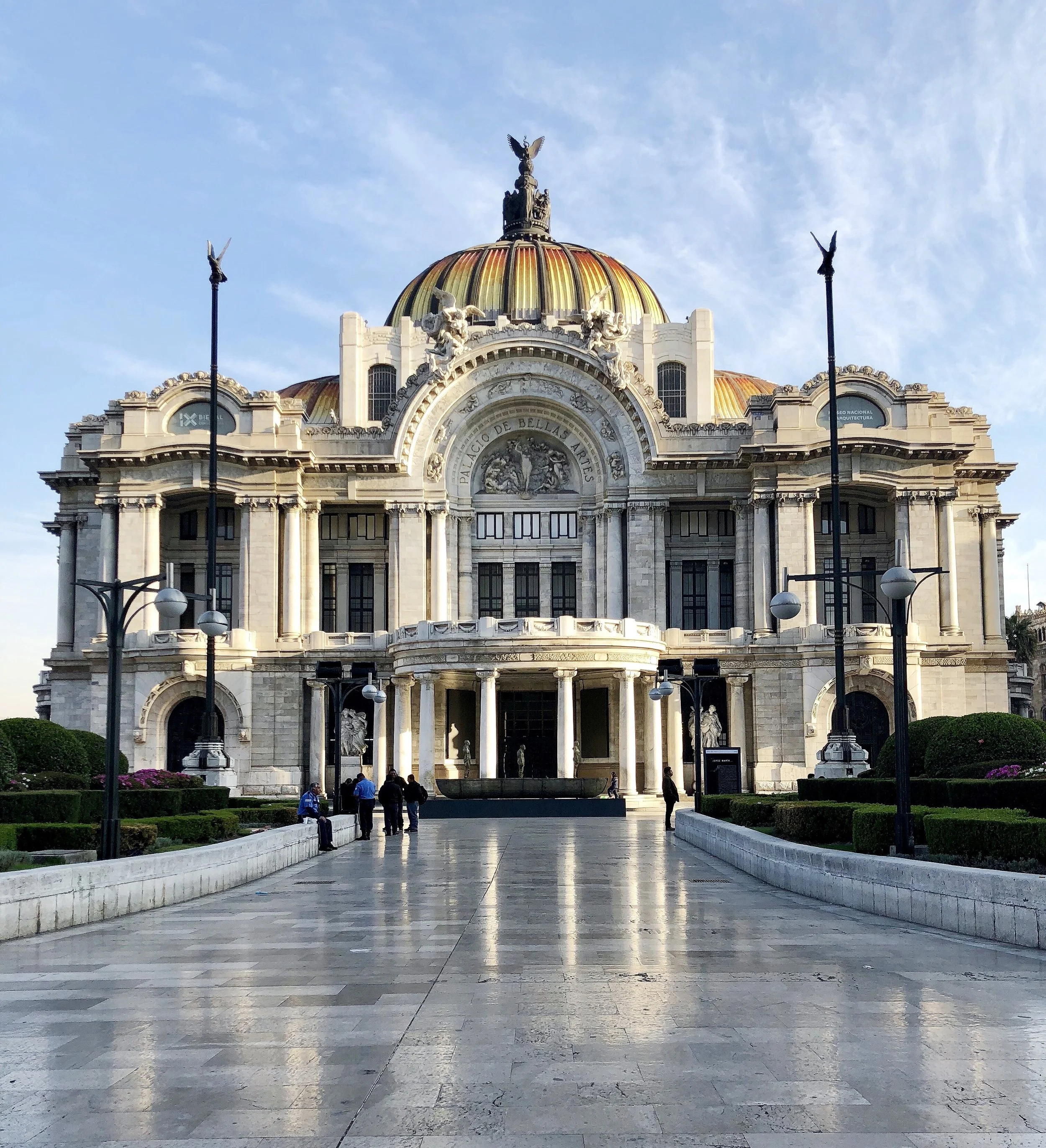 Palacio de Bellas Artes before the mounds of tourists appeared 