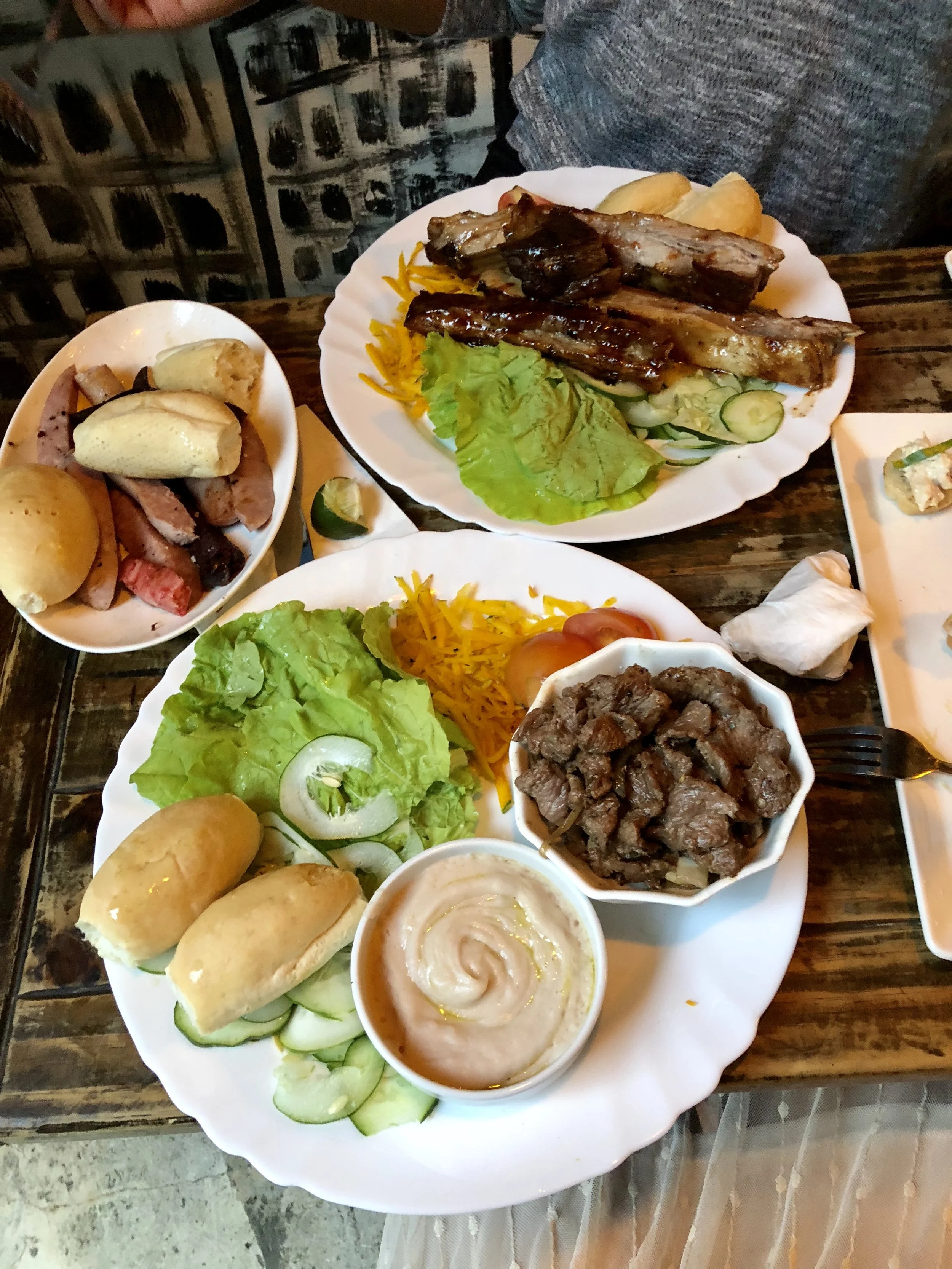I don't know about you, but this looks pretty darn amazing. ( El Chanchullero)
