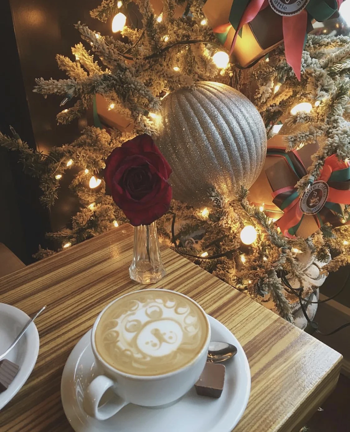 A Spanish latte with beautiful latte art (Moore Coffee Shop)