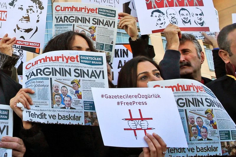 Turkish court finds newspaper staff guilty on terror charges