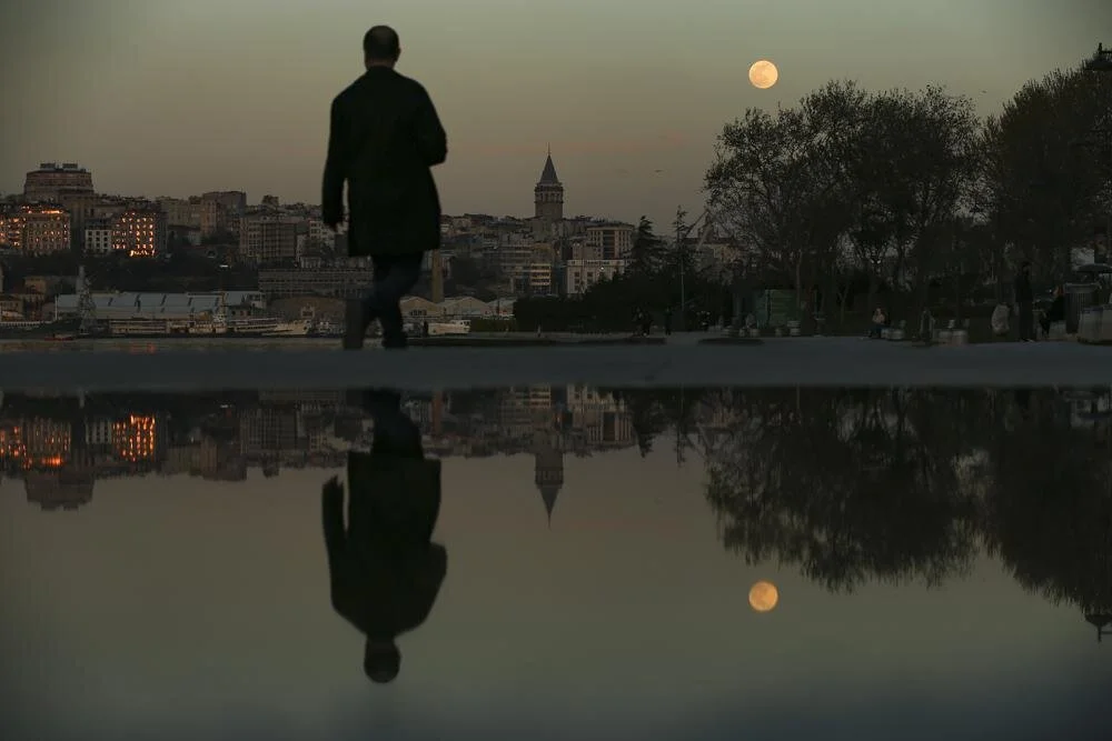 Full COVID-19 lockdown adds to financial strain in Turkey