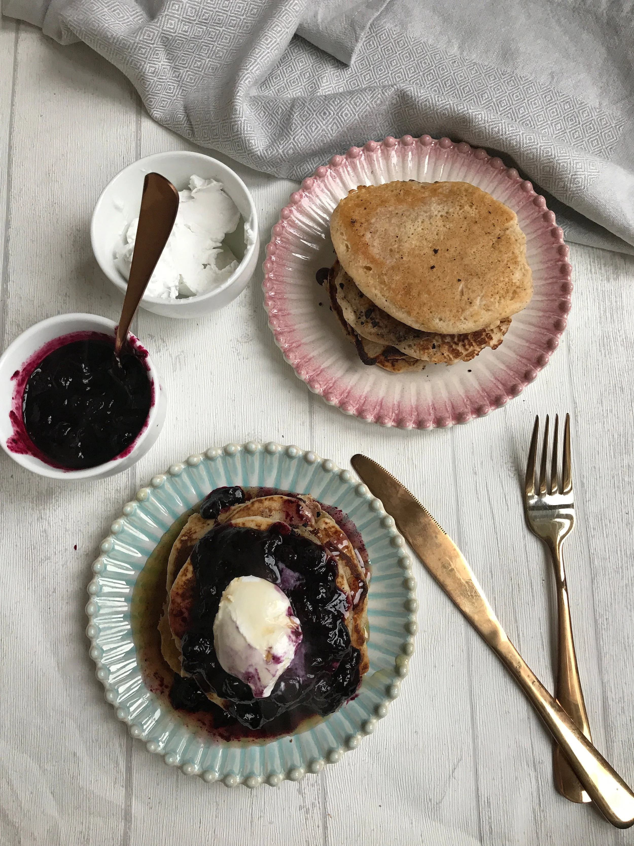 Light and fluffy American style pancakes
