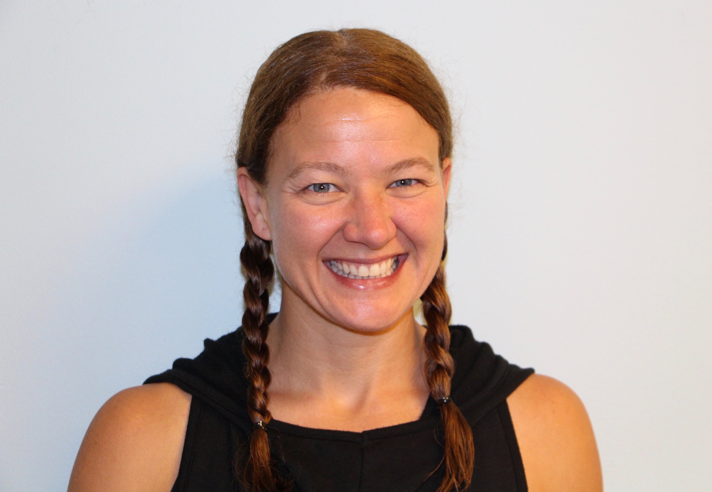 Jen Leclerc, Certified Pop Pilates & NAFC Group Fitness Instructor Jen is a certified POP Pilates and NAFC Group Fitness Instructor. She started doing pilates after her daughter was born and fell in love with the fun and challenging workout with POP Pilates. Jen lives in Goffstown with her husband and 6 year old daughter. Jen teaches Pop Pilates at our studio. Jen is an avid runner and has completed three half marathons ,soon to be four in September. She will be training for her first full marathon in January 2018.