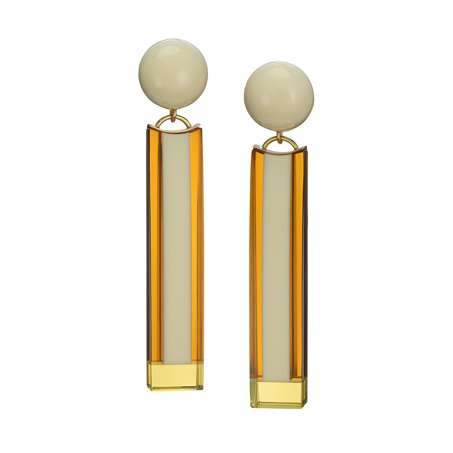 New Works: Earrings No. 31, 2022 &bull; Polished mirrored and Virtolite plate glass. 18k yellow gold. 2⅝ x &frac12; x &frac14; inches

&quot;Wearable sculpture&quot;&ndash; Modern Magazine.
View more Earrings: https://loom.ly/frDTMX4

#LindaMacNeil #