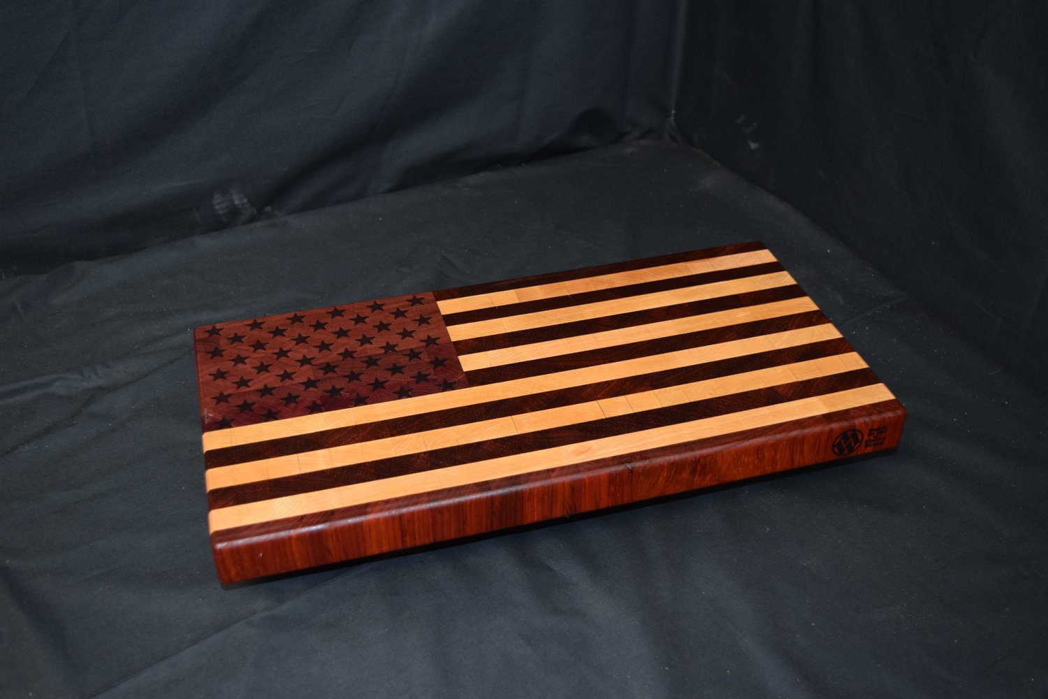 Walnut and Maple Cutting Board – Elevation Creations