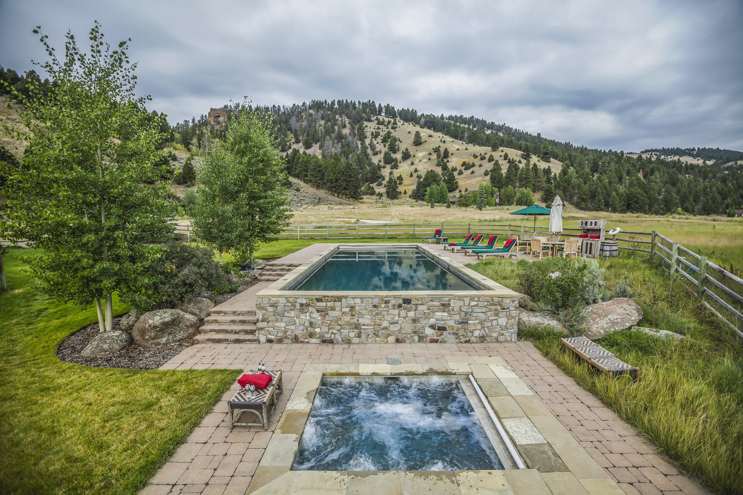   Outdoor pool and hot tub (photo credit: The Ranch at Rock Creek)  