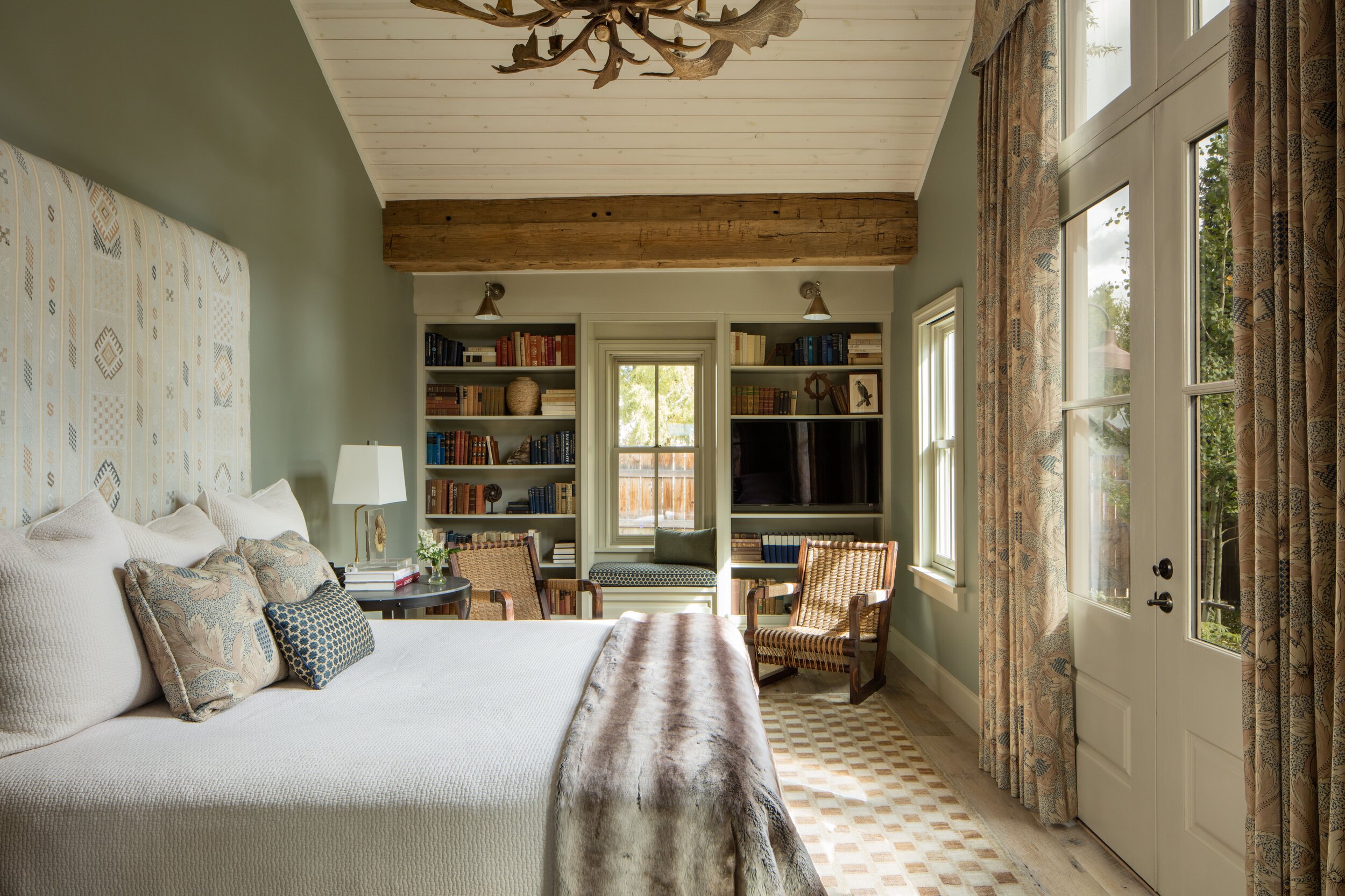   One of the bedrooms in Sopris House (photo credit: Eleven Experience)  