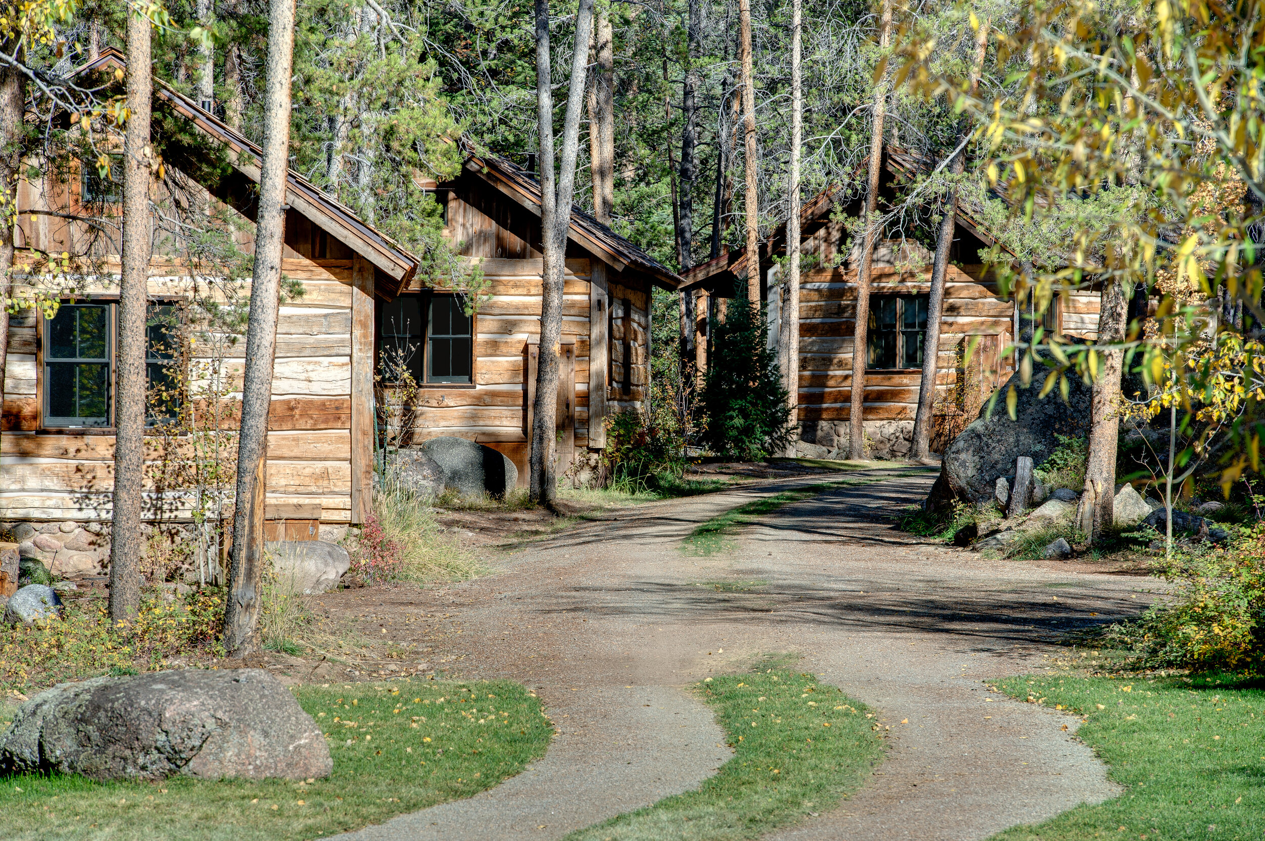   Cabins at Taylor Ridge Lodge (photo credit: Eleven Experience)  
