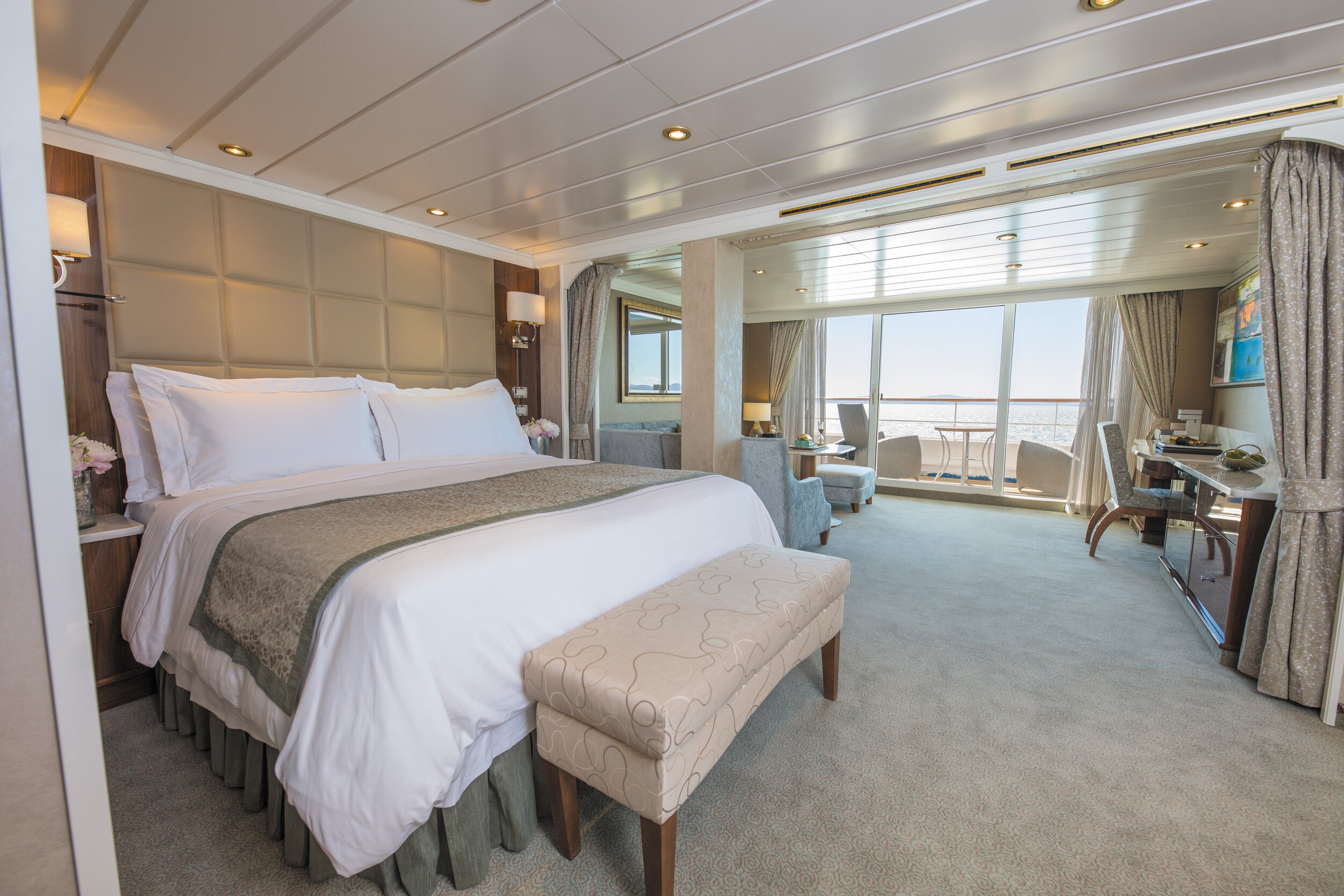   Regent Seven Seas Mariner Penthouse Suite Bedroom (photo credit: Regent Seven Seas Cruises)  