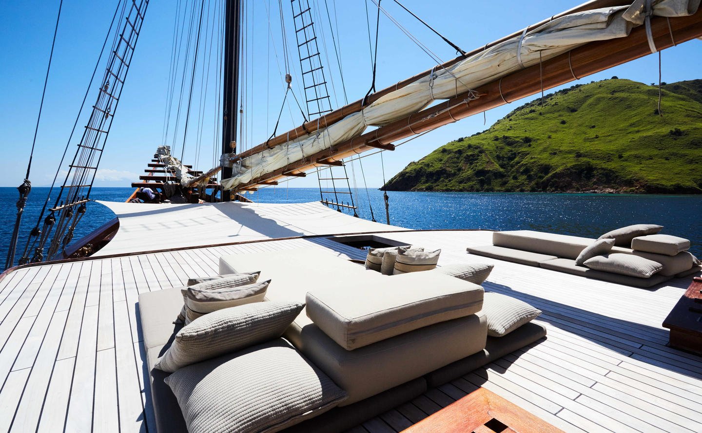 Deck in the sunshine, luxury yacht Amandira