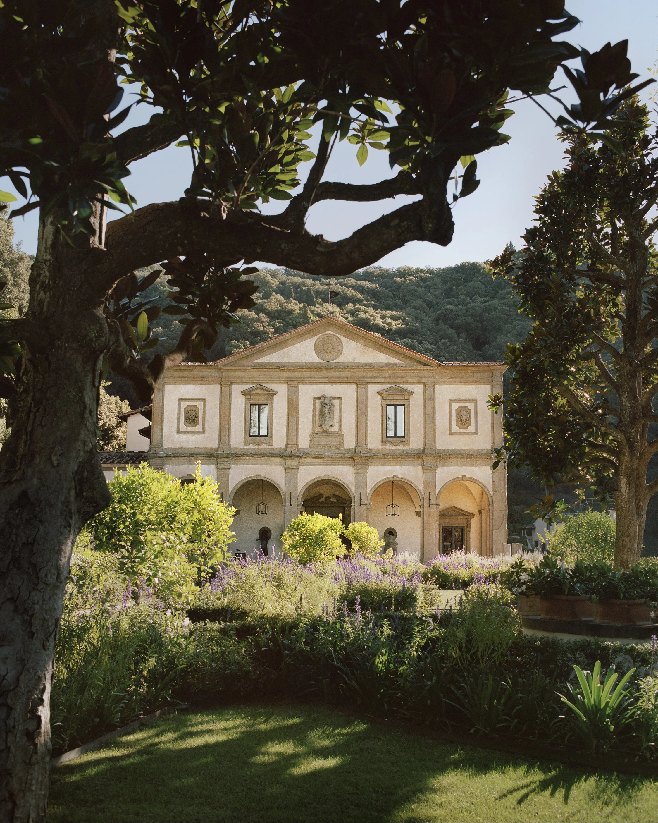 The entrance of Villa San Michele as seen by François Halard.jpg