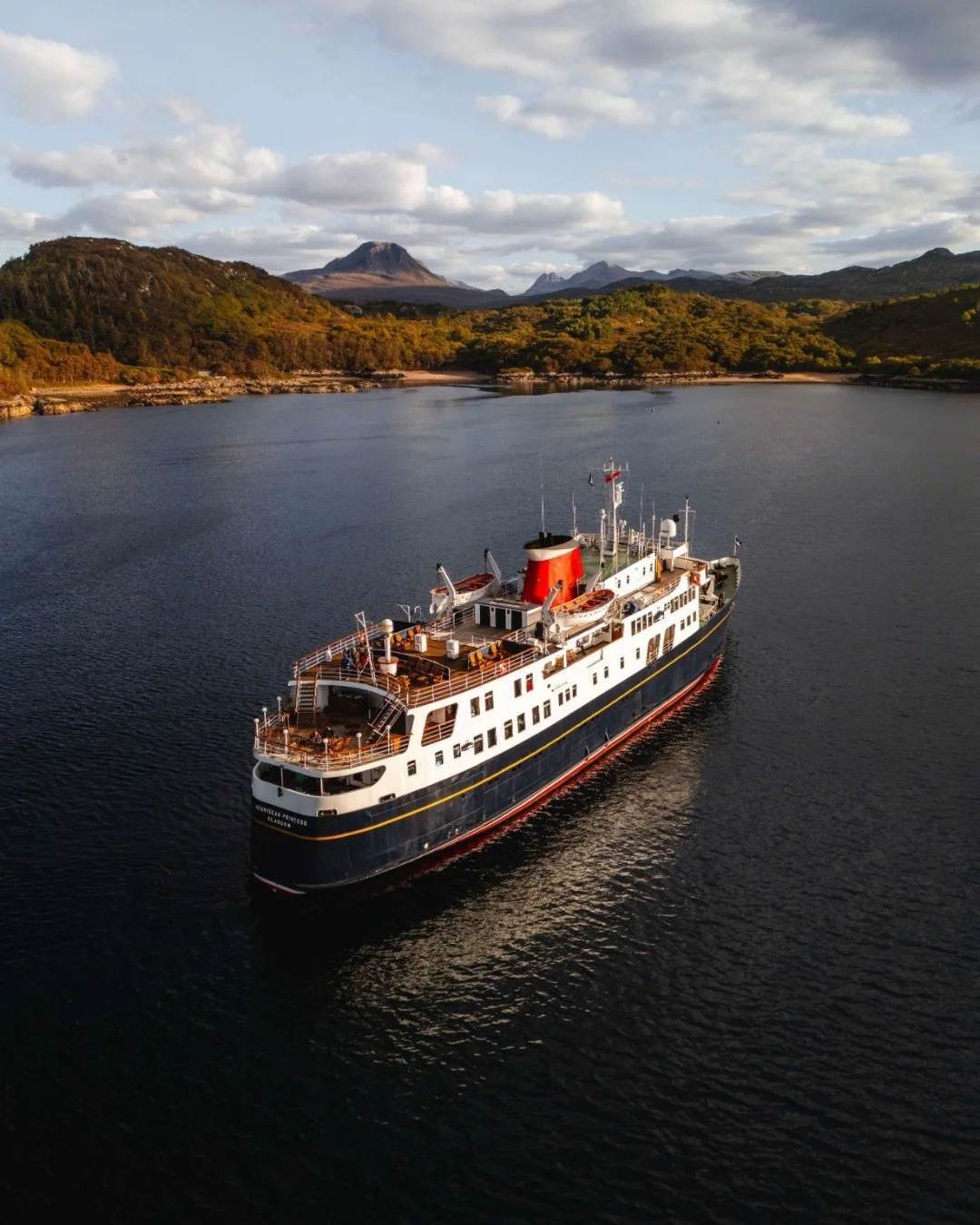 The secluded islands of the Hebrides, off Scotland&rsquo;s west coast, feel a world away, secret, and wild. Luxury Scotland recently clued us up on the Hebridean Princess, a small vessel carrying a maximum of 48 guests to Scotland&rsquo;s Western Isl