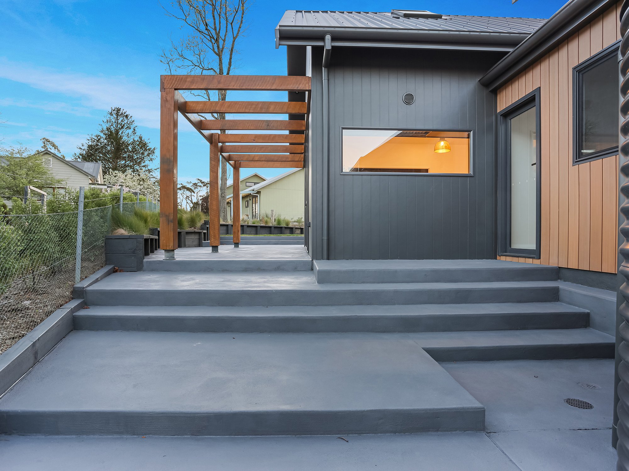 LOCH_54-small.jpg