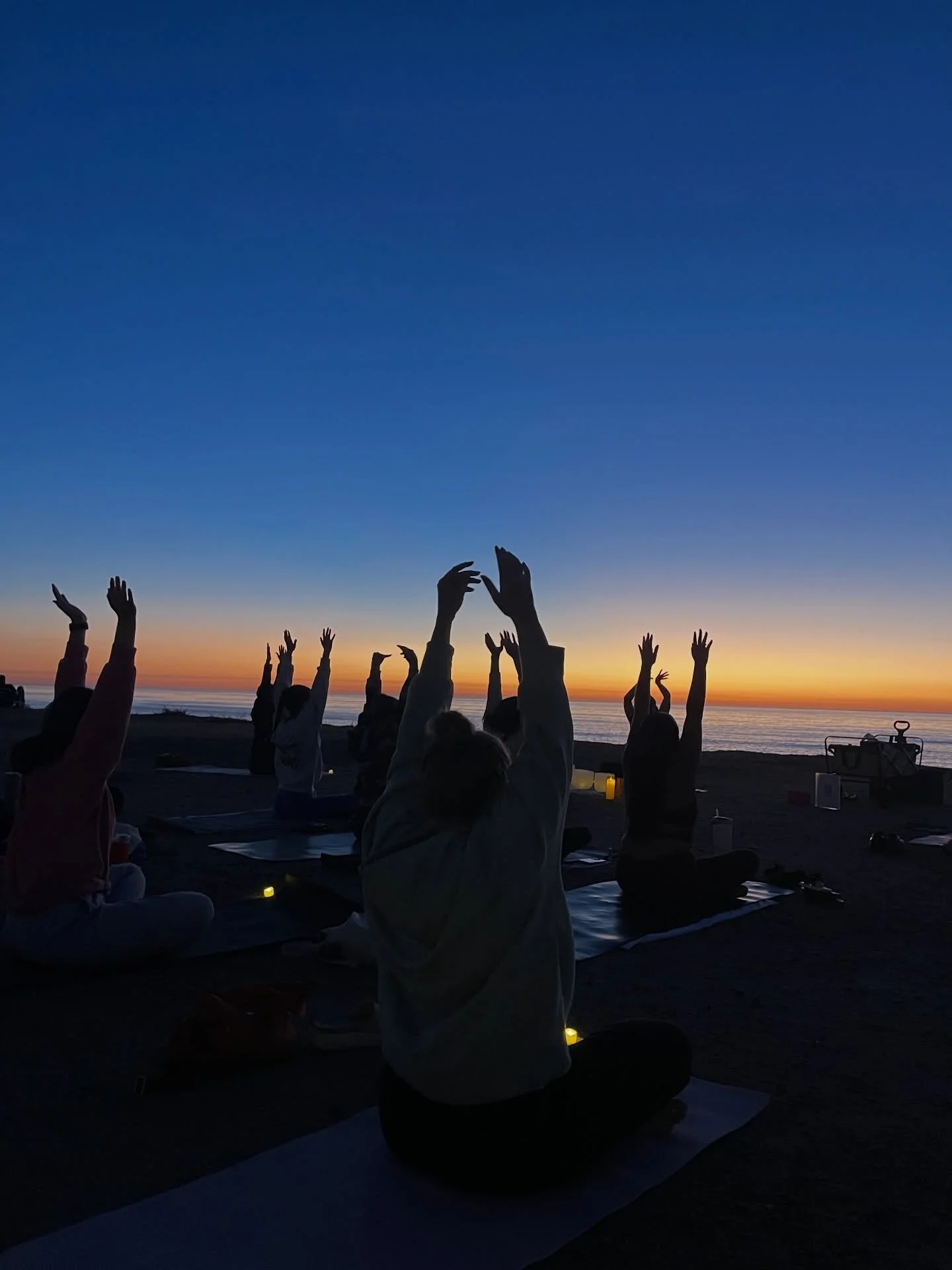 Experience the magic of the sunset + starlight with Donation Wednesday Yoga at Sunset Cliffs! I&rsquo;ll be in San Diego teaching this week and I&rsquo;m so excited to flow in the candlelight with you all. ✨⁣
⁣
⏰ Every Wednesday 5:00-6:00 pm (winter 