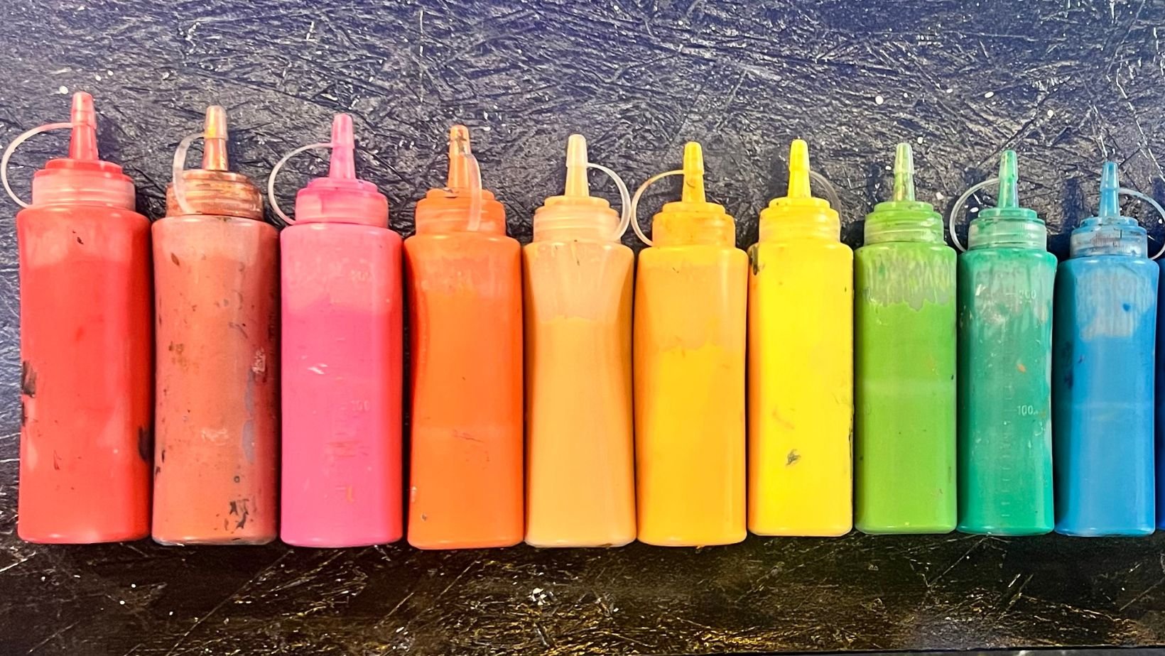 Paint Pouring Art Class | Grace Noel Art