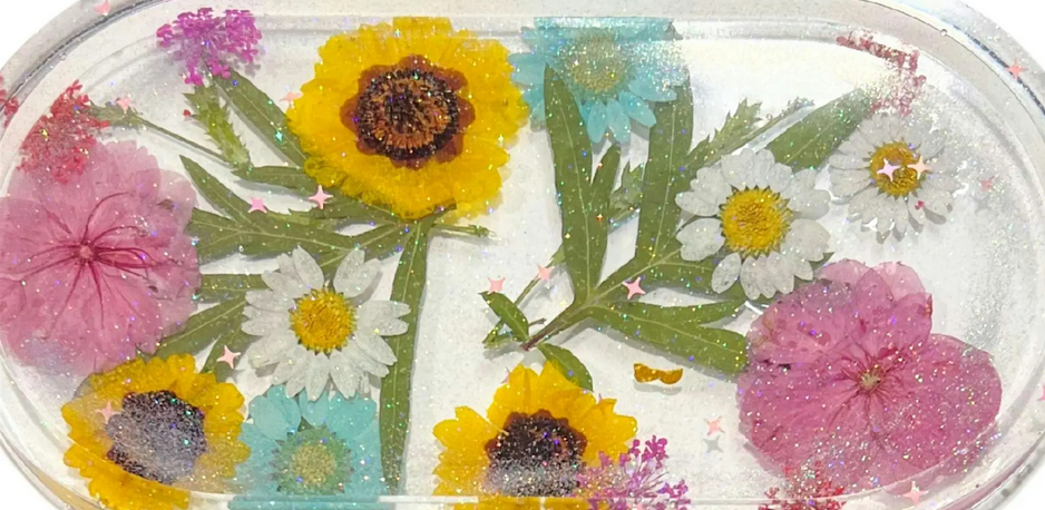 Resin Tray with Flowers Art Class | Grace Noel Art