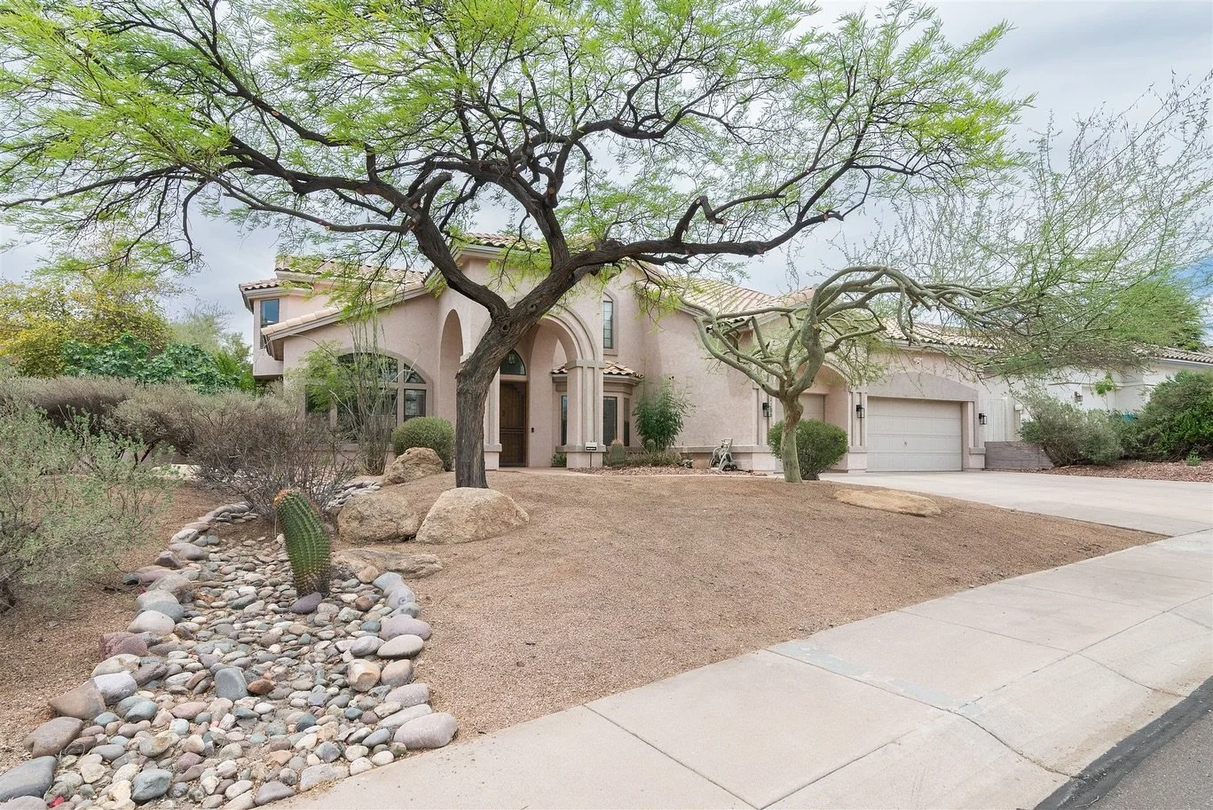 2709 E Vista Dr  This stunning home is perfect for any lifestyle. Wind  down next to the bar in the loft and enjoy city light views  or take a dip in the refreshing pool - Link to full listing in bio. Great N Phoenix location near hiking shopping and