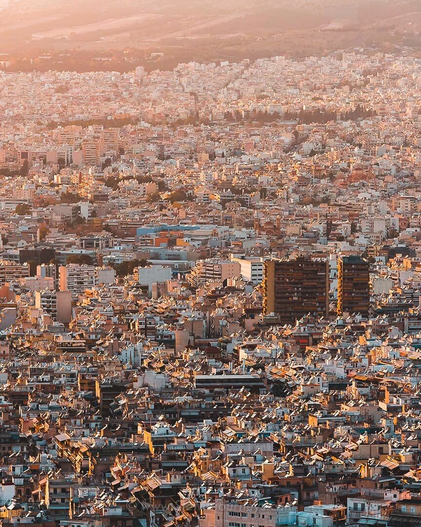 &Alpha;&lambda;&kappa;&upsilon;&omicron;&nu;ί&delta;&epsilon;&sigmaf; &mu;έ&rho;&epsilon;&sigmaf;&nbsp;(Halcyon days)
~
This is Athens from atop during a period of Alkionides Meres or&nbsp;better the Halcyon days.

An unusual period of warm, sunny da