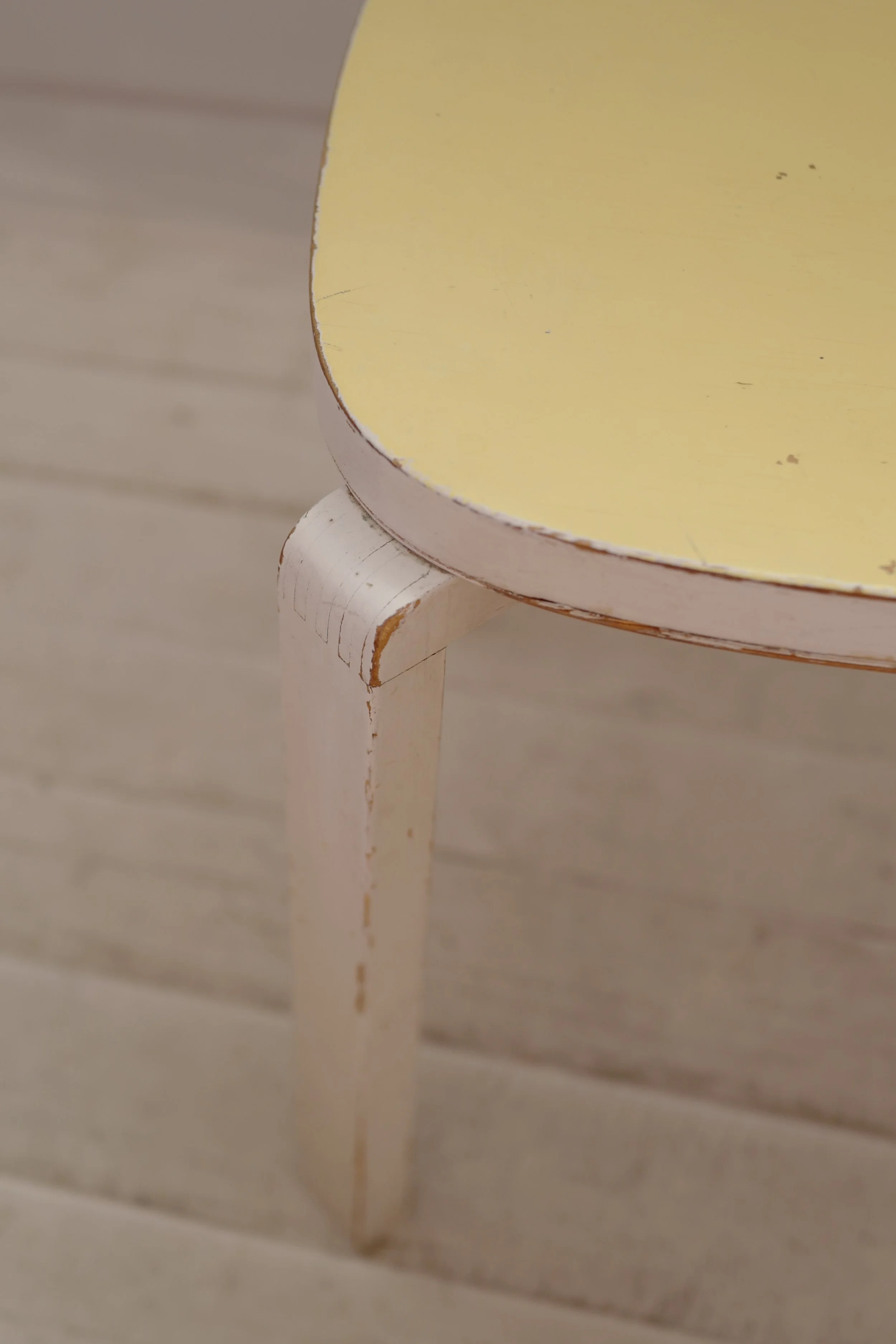 チェア６９ war leg ペイント