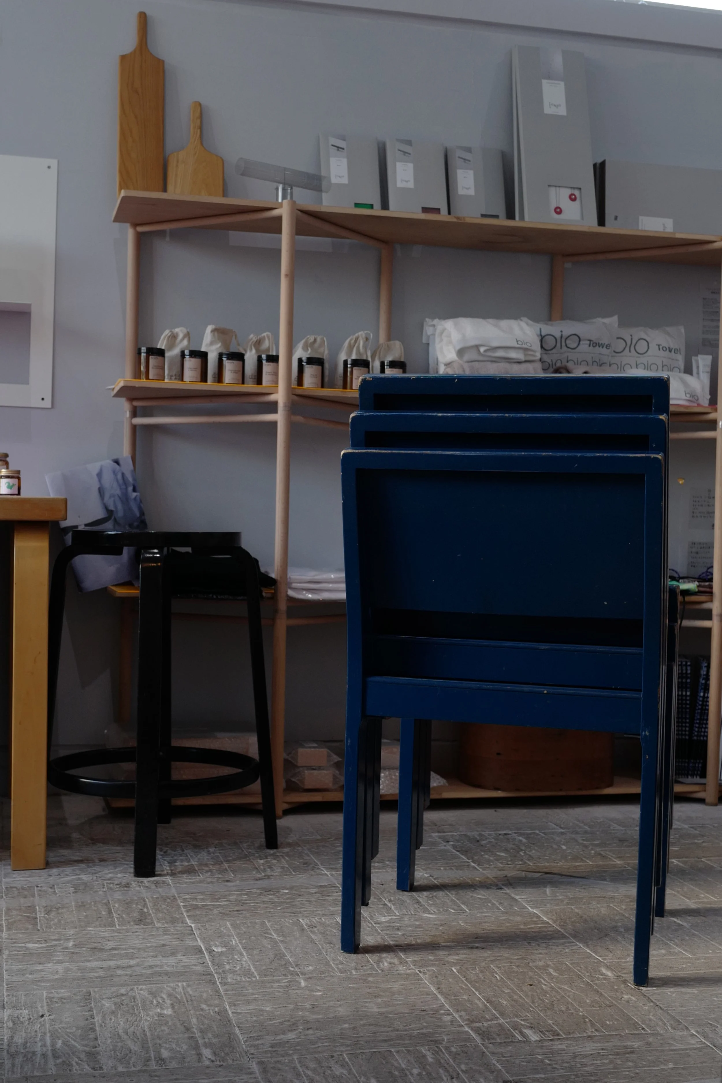 alvar aalto chair611 1940's painted deep blue