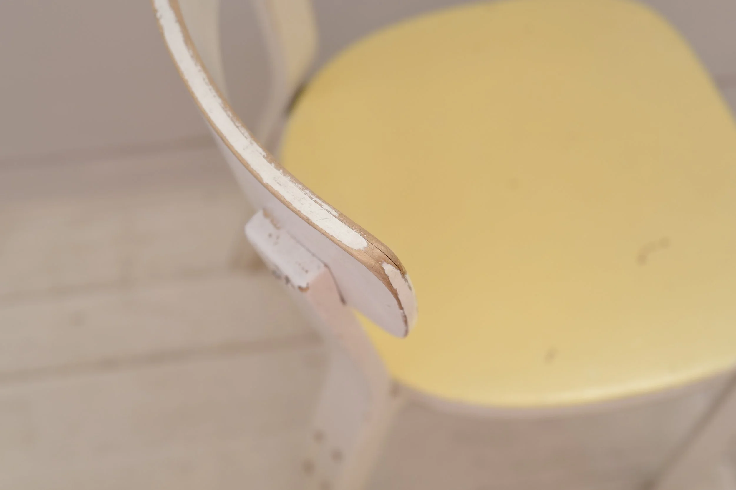 チェア６９ war leg ペイント